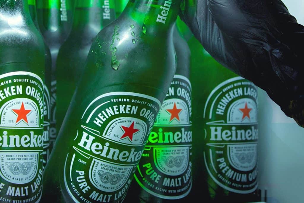 Heineken öl flaskor.