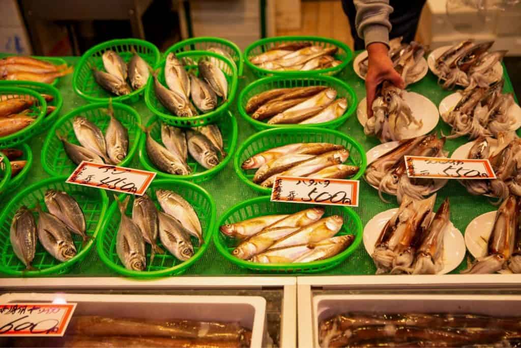 Fisk marknad priser.