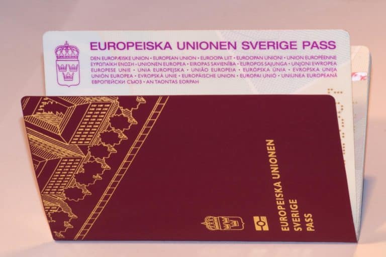 Svenskt utfärdat pass