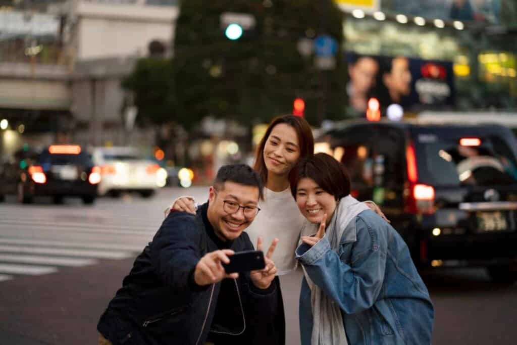 selfie vänner akihabara
